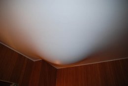 Натяжной потолок при затоплении до ремонта Натяжной потолок при затоплении до ремонта