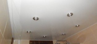 Натяжные Потолки со Светильниками